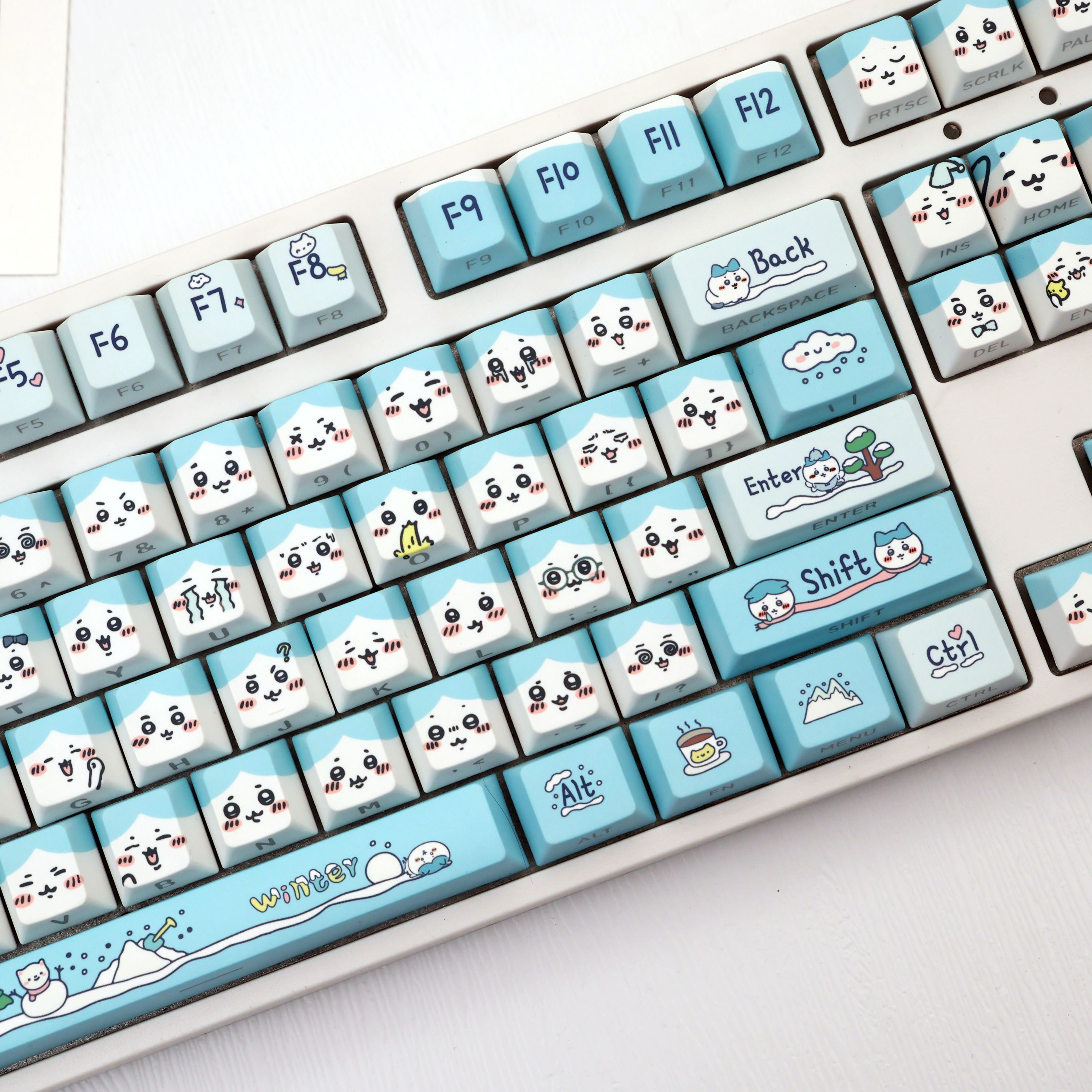 138 Keys Winter Hachi PBT Keyc - Retro Gaming Keycaps recensione e prezzo