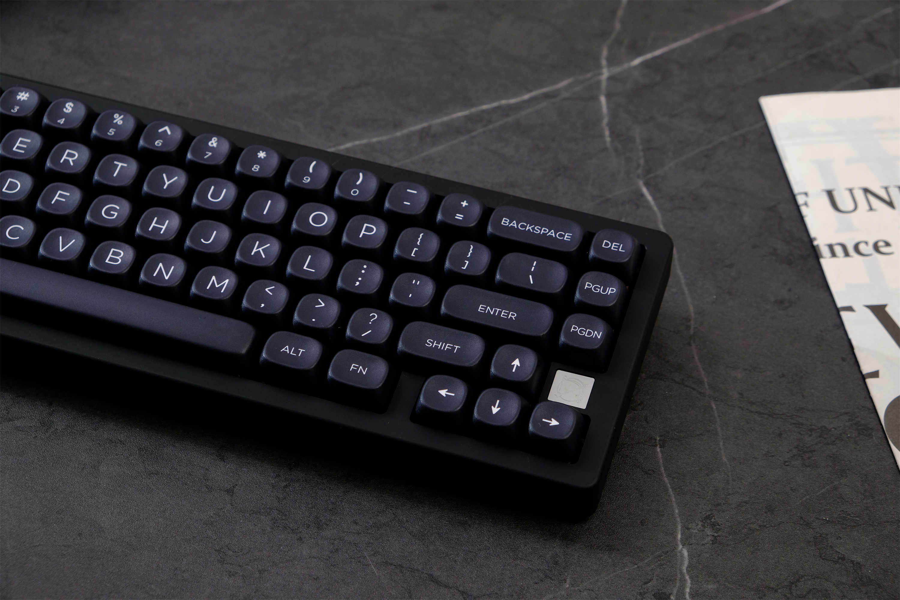 GMK Minimalist black Keycap 12 - Retro Gaming Keycaps recensione e prezzo