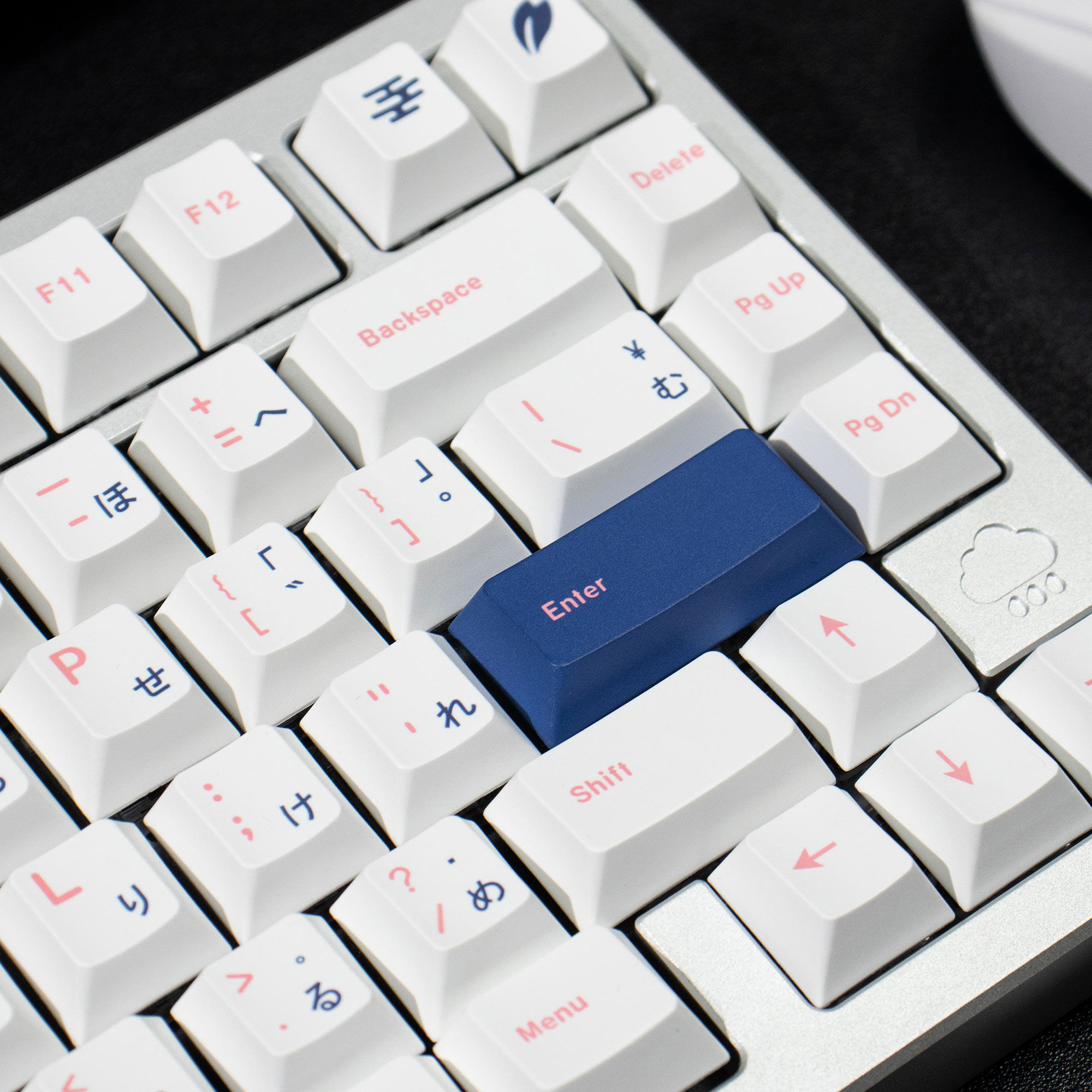 Minimalist White Blue Japanese - Retro Gaming Keycaps recensione e prezzo
